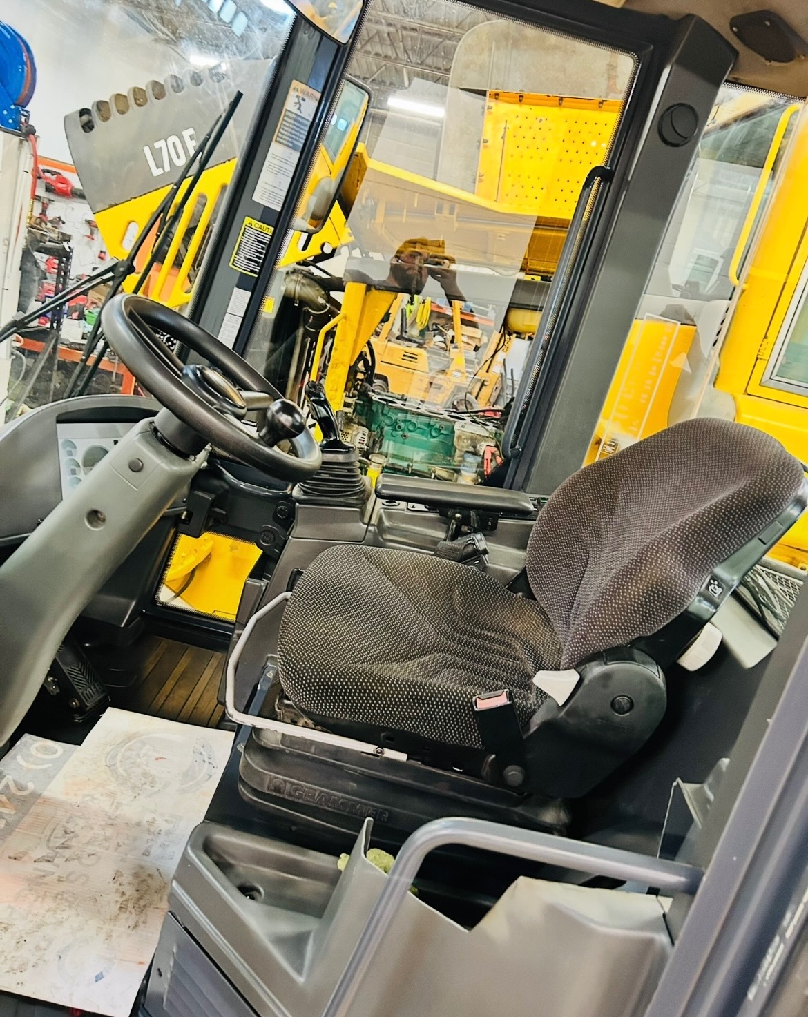 2014 DEERE 244J - Image 16